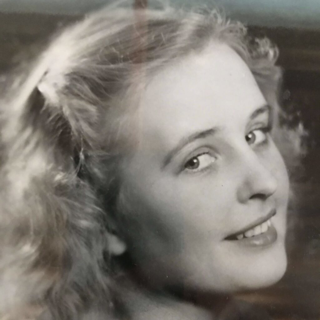 Hilda-Keenleyside-Obituary